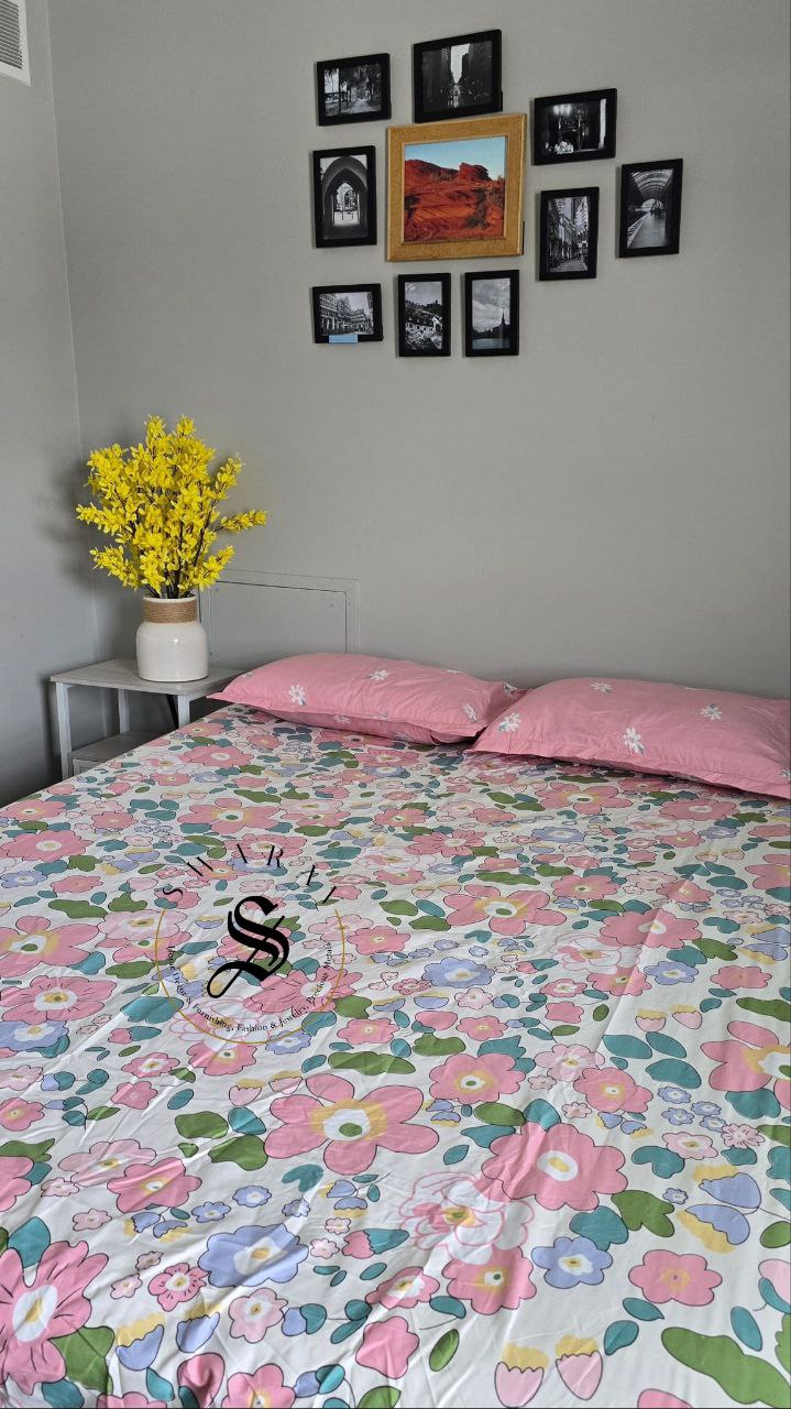 King size Glace Cotton Fitted sheet with 2 pillow covers.
