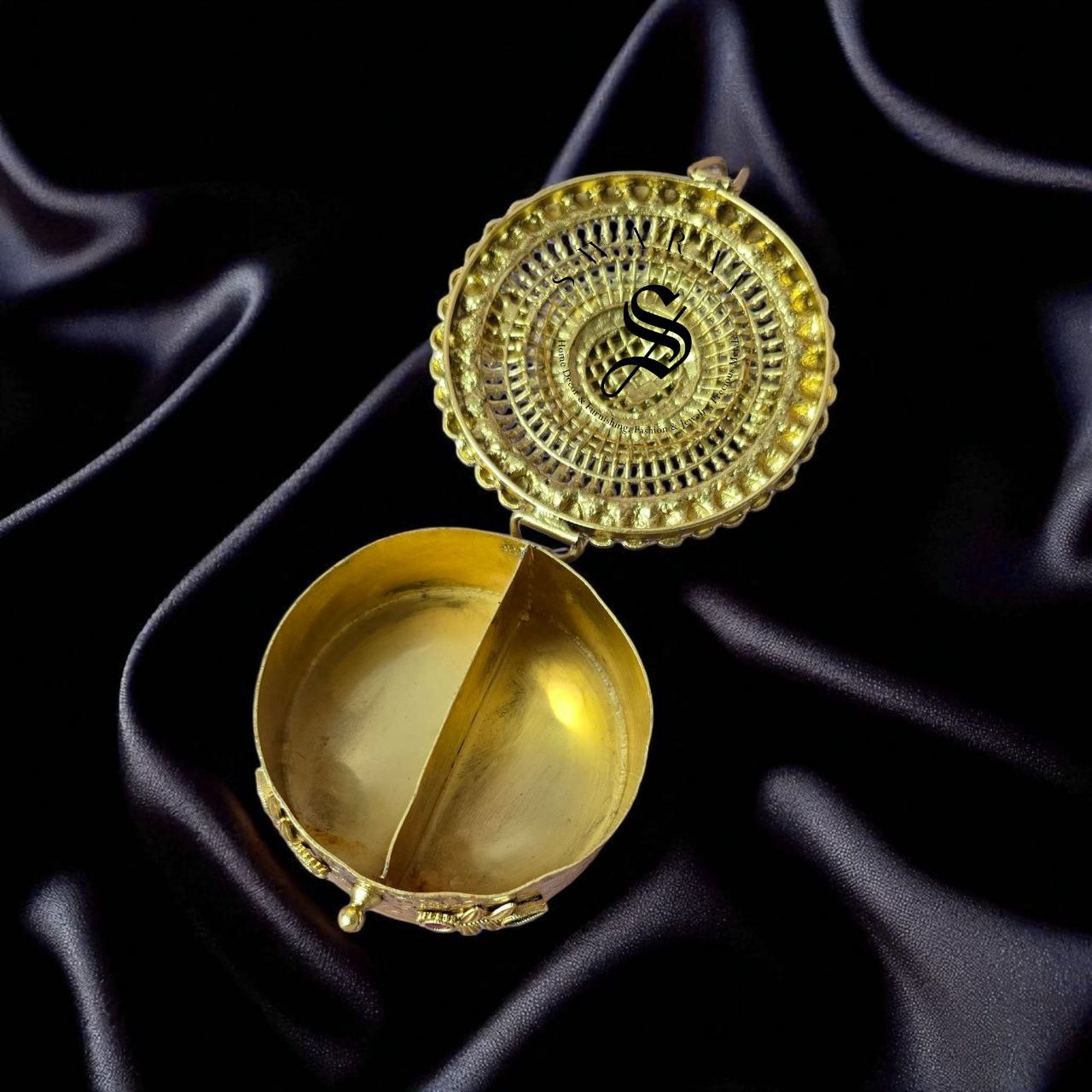 Brass Lakshmi Devi Sindoor Box/ kumkham Bharini