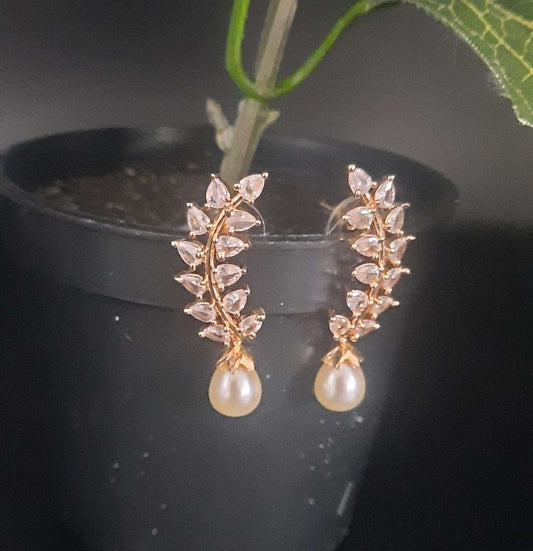 C-shape CZ earring with drop shape pearl