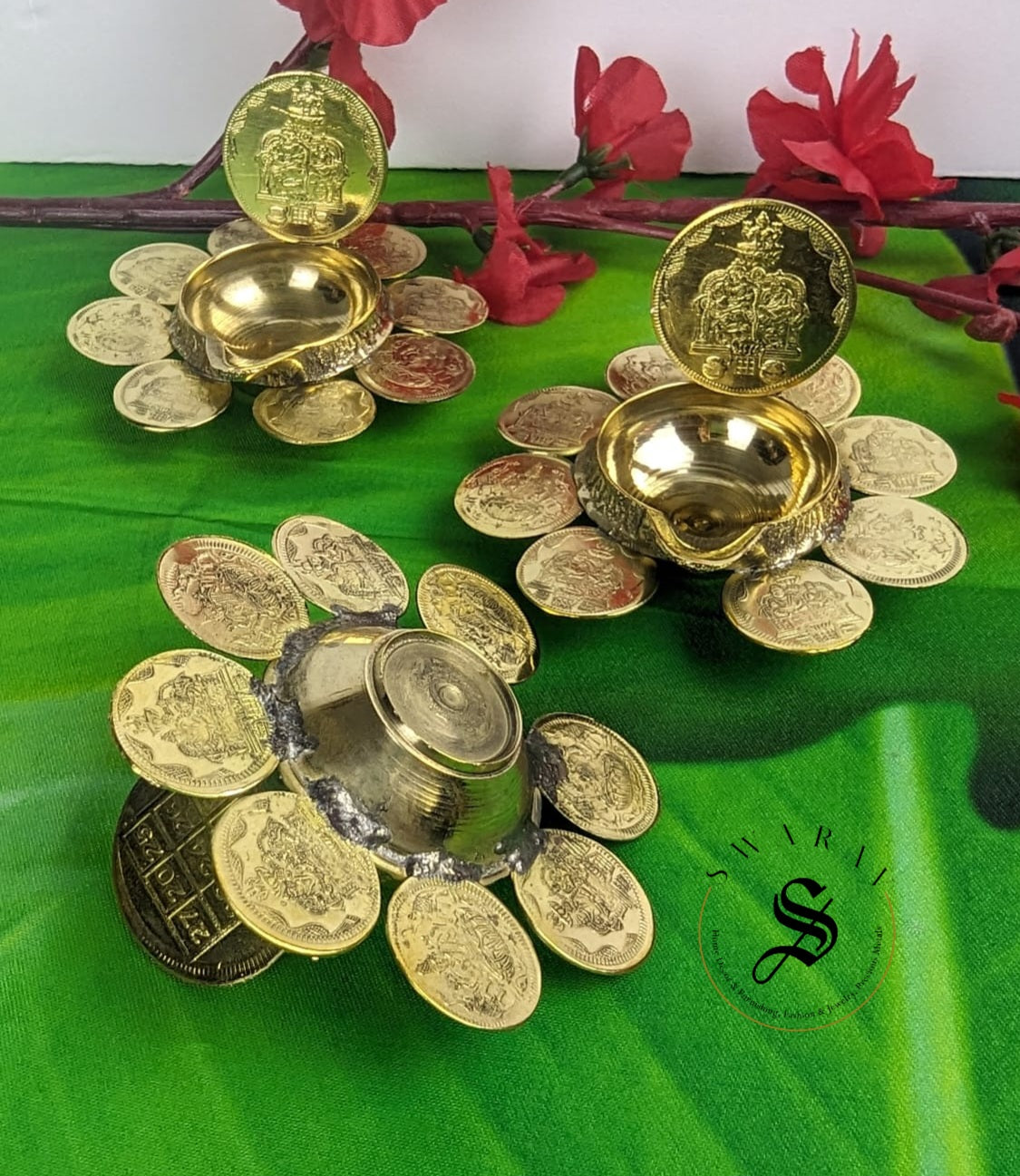 Pure Brass Goddesses Lakshmi kasu or coin Deepam/Diya/ Deepak / Oil lamp - Pack of 3.