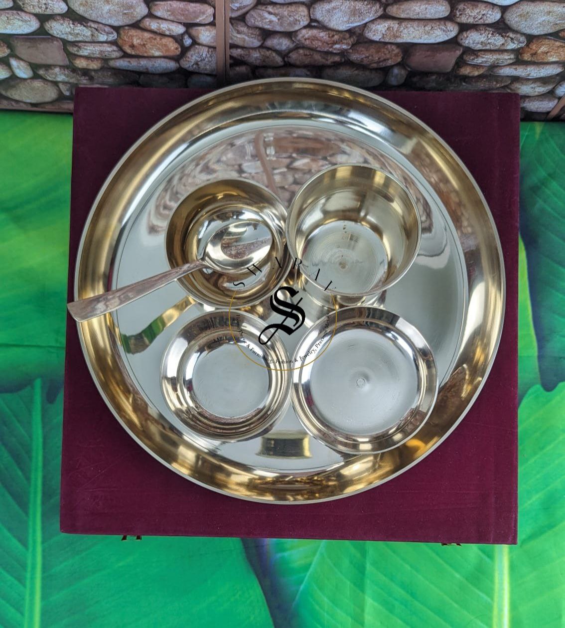 Set of 6 - Bronze / Kansa / Kanchu Dinner Set with FREE GIFT Box. Set weight - 1500 grams. ( Does not include Gift box weight )