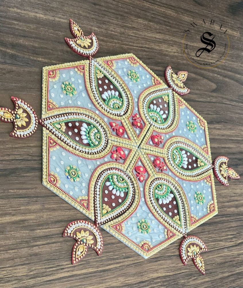 Handmade marble print acrylic Rangoli. Set of 18 pieces. Size - 15 inch.