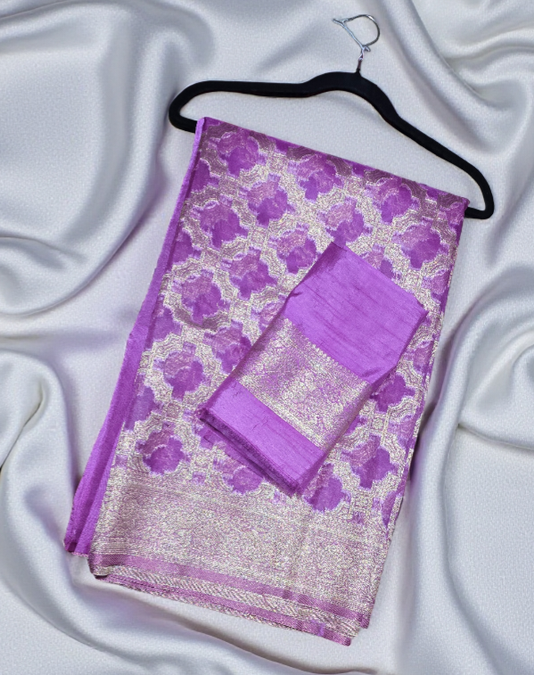 Organza Zari woven Majenta Banarasi Saree with plain running Blouse piece.
