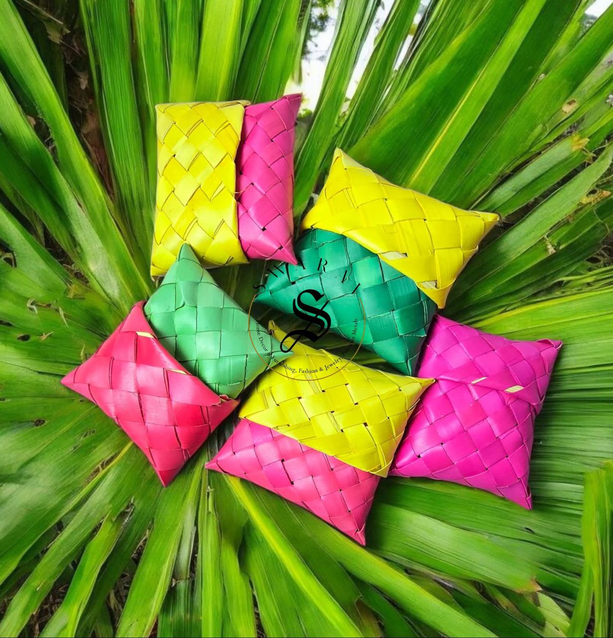 Eco friendly Palm leaf pouches - pack of 5. Available in 2 sizes.