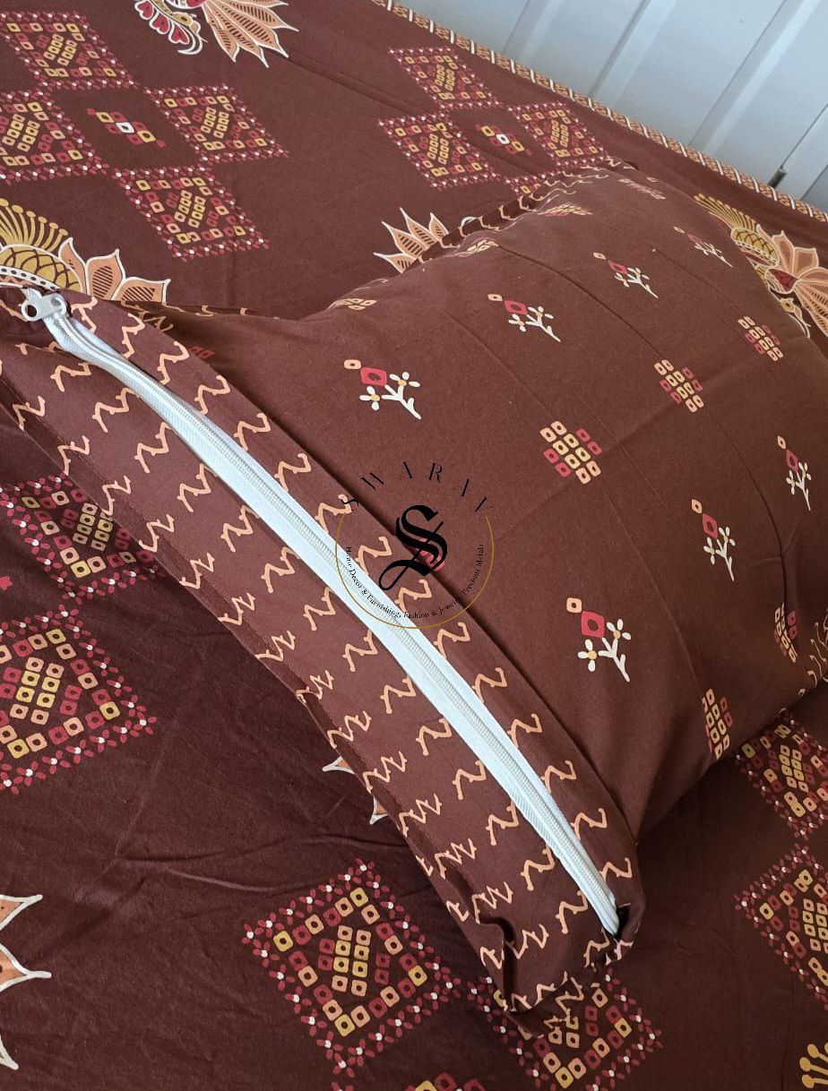 Jaipur Pure Cotton Queen Size Flat sheet Set - 102 by 88 inch. Maroon Base with peacock design.