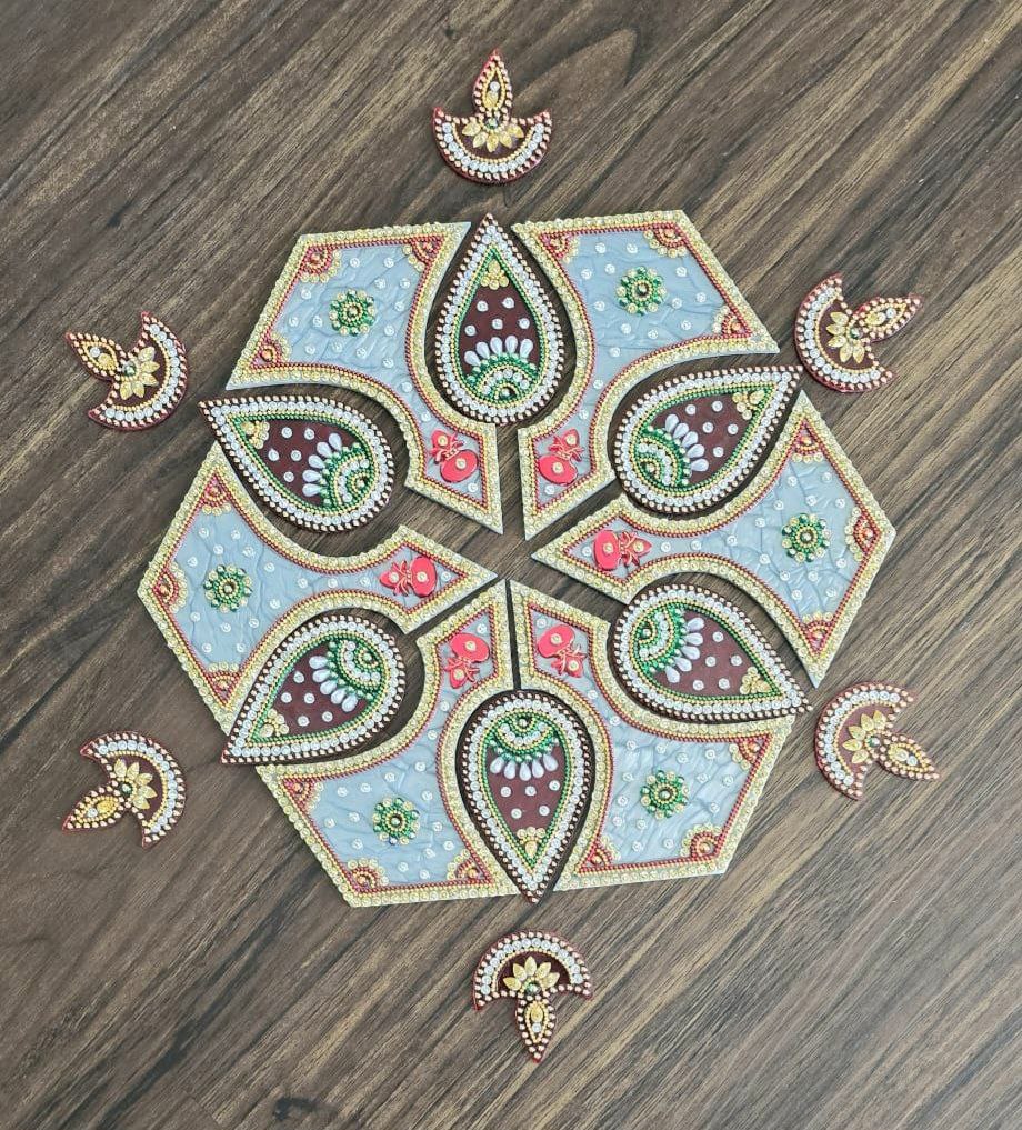 Handmade marble print acrylic Rangoli. Set of 18 pieces. Size - 15 inch.