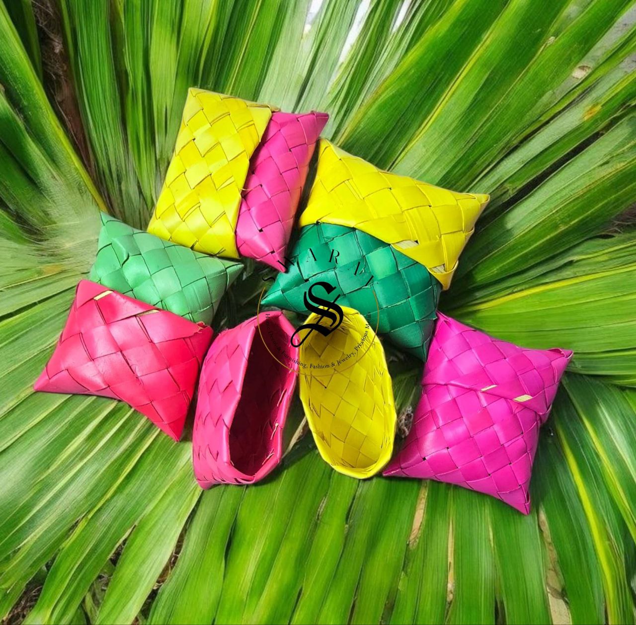 Eco friendly Palm leaf pouches - pack of 5. Available in 2 sizes.