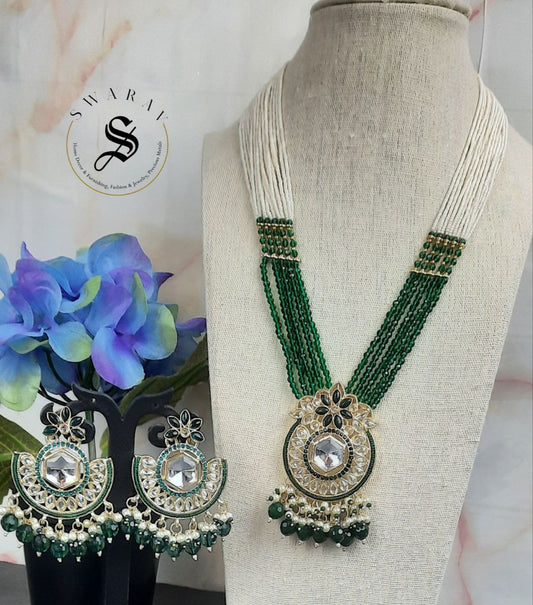 Jaipur jewelry - Long necklace/Haar in sugar beads and Kundan pendant with matching earrings.