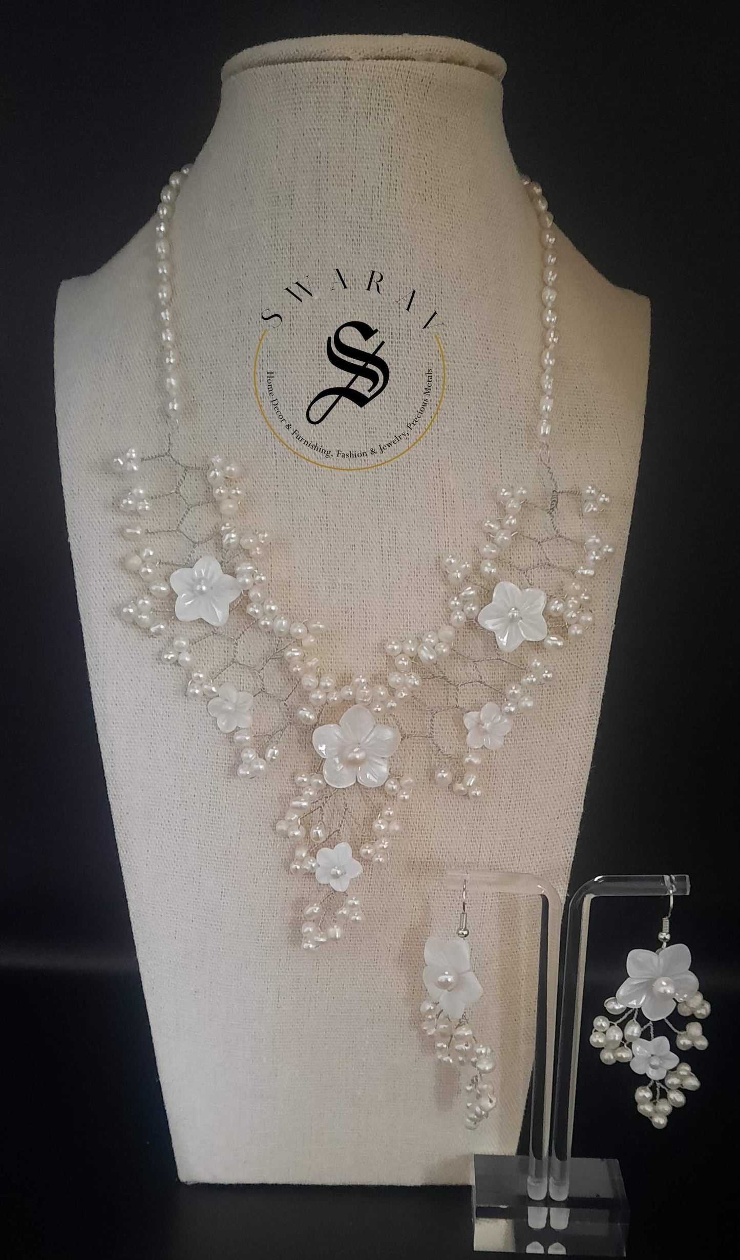 Cultured Fresh water pearl and Mop Twining Necklace set.